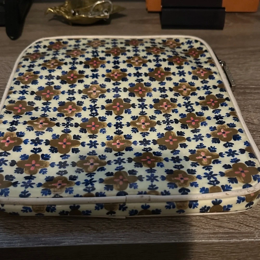 Tory Burch Multicolor case 10''
